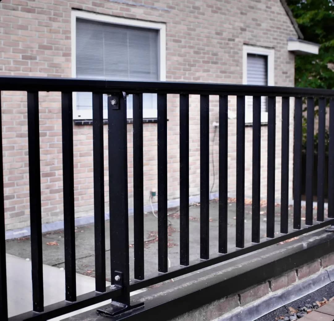 De do's en don'ts van zelf een balkonhek plaatsen