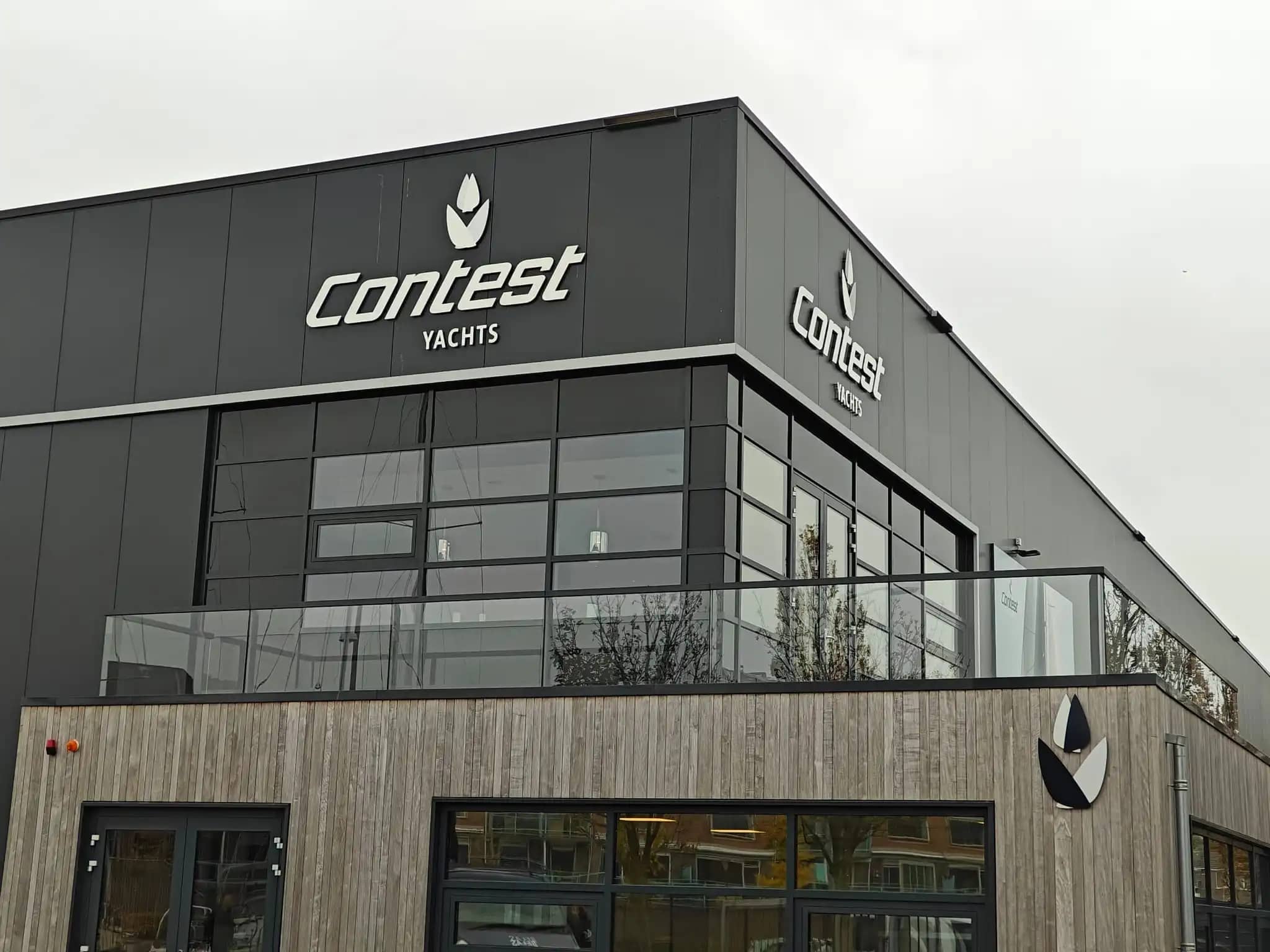 Glashekken bij Contest Yachts